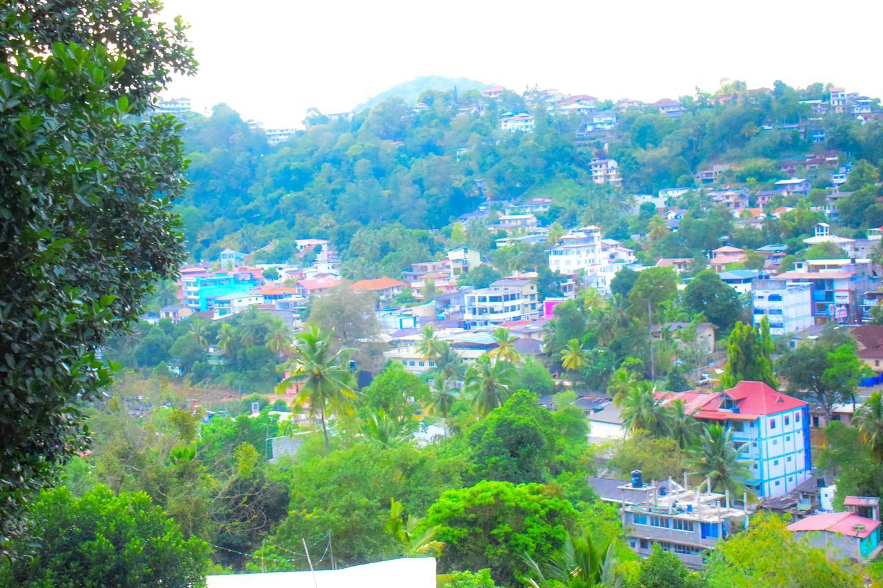 Unique View Kandy Bagian luar foto